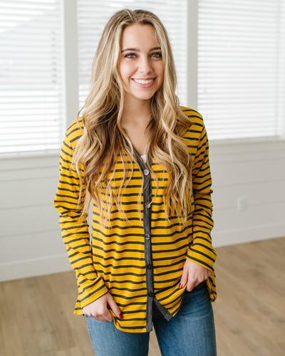40% off Button Up Tops & Dresses